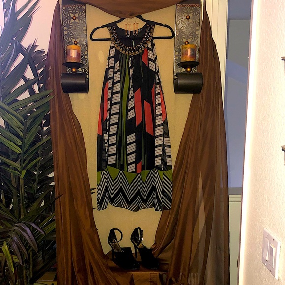 Mlle Gabrielle Dresses & Skirts - Elegant dress, nice heels, and earrings bundle!!